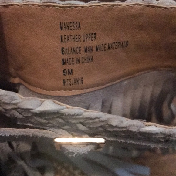 3.5in Heels/ pumps with a platform  👡 - Picture 4 of 4